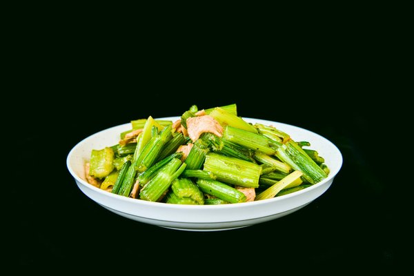 Transform your uk kitchen: top tips for space optimization and a modern look